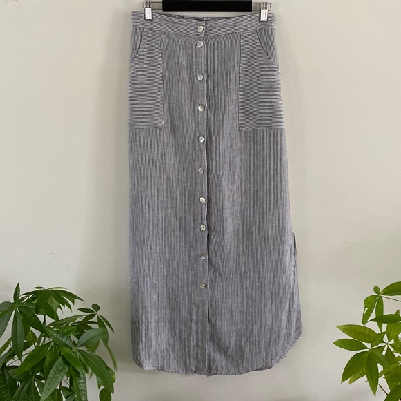 St. Tropez Dresses & Skirts - St.Tropez 100% Linen Maxi Skirt Size Medium